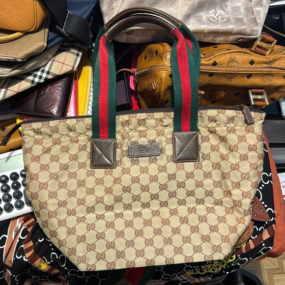 Gucci mono shoulder bag with signs of wear - Picture 1 of 1